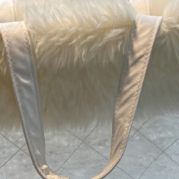 White Fur Trimmed Pom Pom Frosted See Through Purse 10x11" - Picture 3 of 5